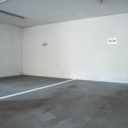 Invest Centrum Park 16 *