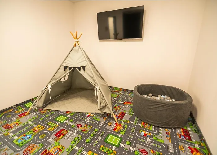 Invest Centrum Park 16 斯克拉斯卡波伦巴