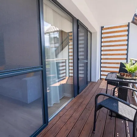 Invest Centrum Park 16 * 斯克拉斯卡波伦巴