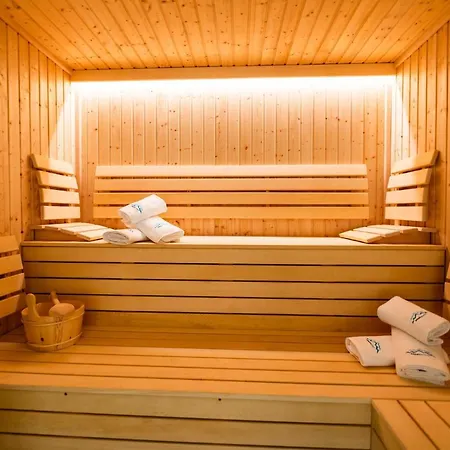 Invest Centrum Park 16 *